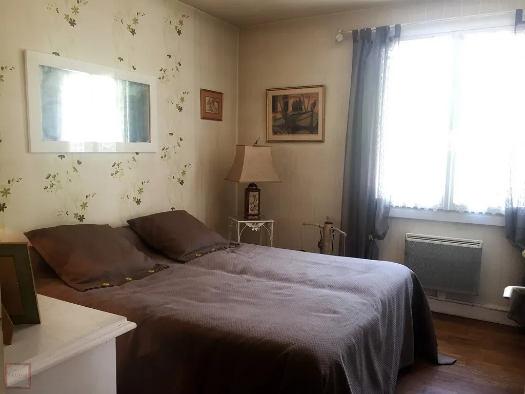 MAISON DE VILLE AU CALME JARDIN 600 M²