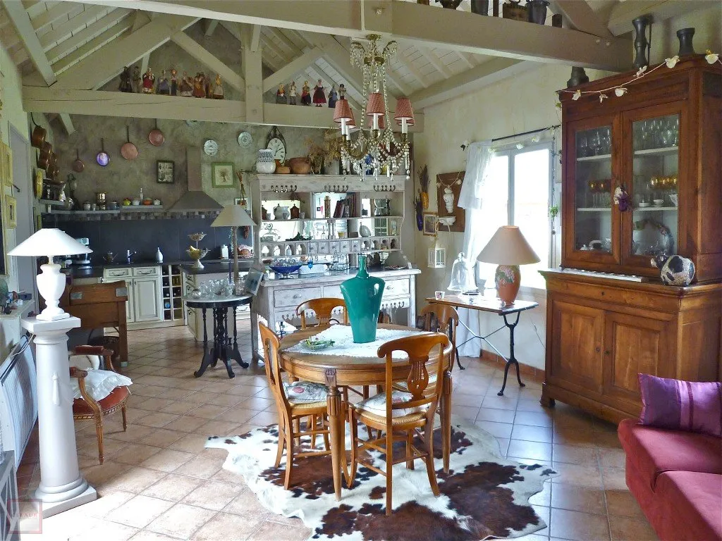 LOVELY COUNTRY HOUSE