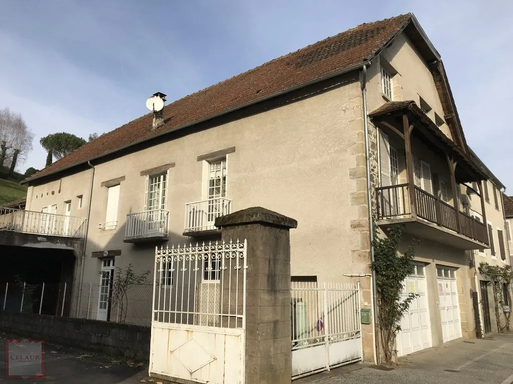 MAISON 2 APPARTEMENTS ET GARAGES