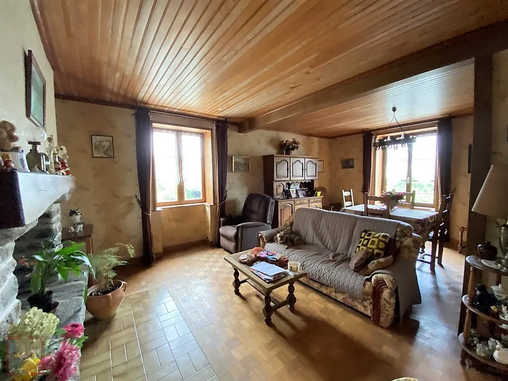 MAISON EN PIERRE AVEC 1600M² DE TERRAIN