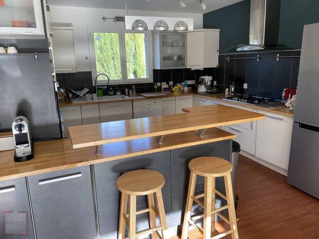 MAISON PLAIN PIED PISCINE PROCHE COMMERCES