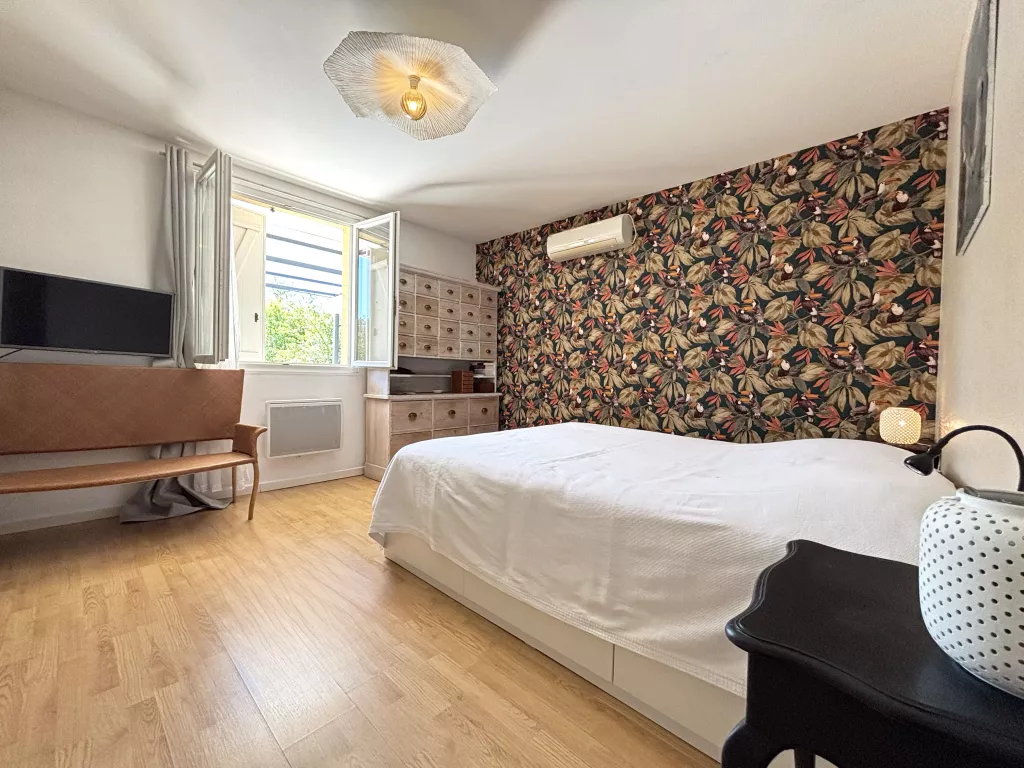 Propriété d’exception sur plus d’un hectare de terrain