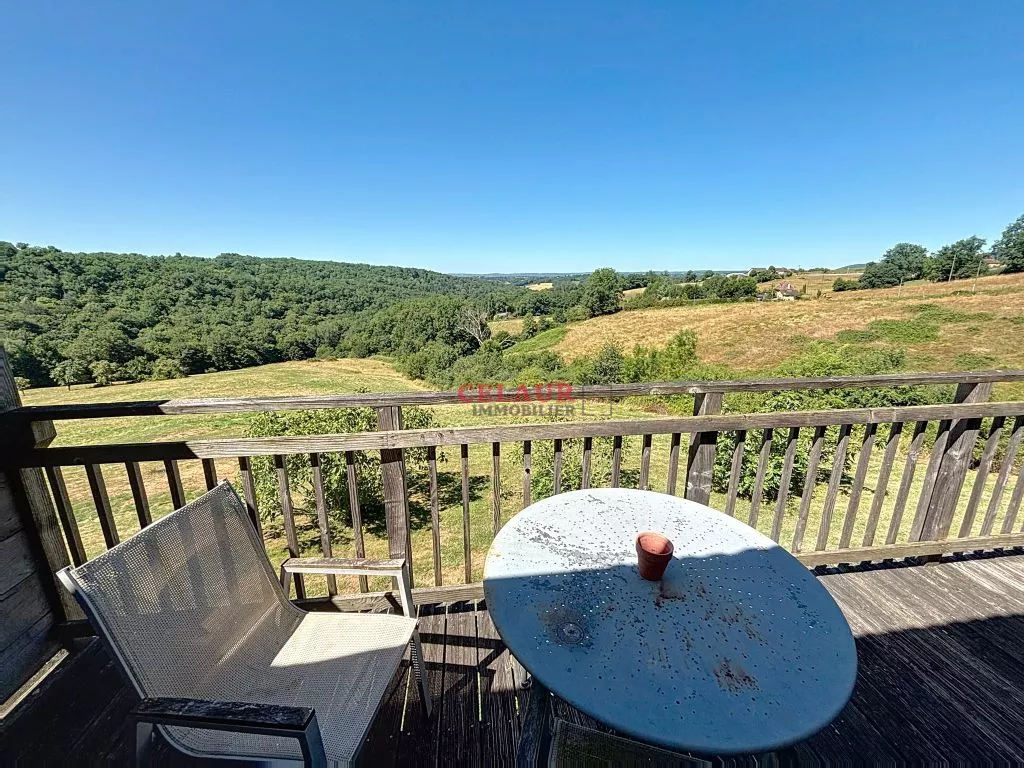 DOMAINE DE 10 HA : MAISON, GRANGE AMENAGEE, VUE, PISCINE